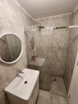 Rent, one bedroom apartment, 60m², Blok 5, Podgorica - image 9