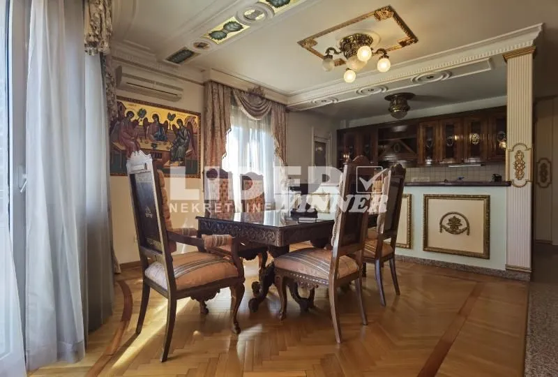 Izdavanje, četvorosoban stan, 140m², Savski Venac, Beograd