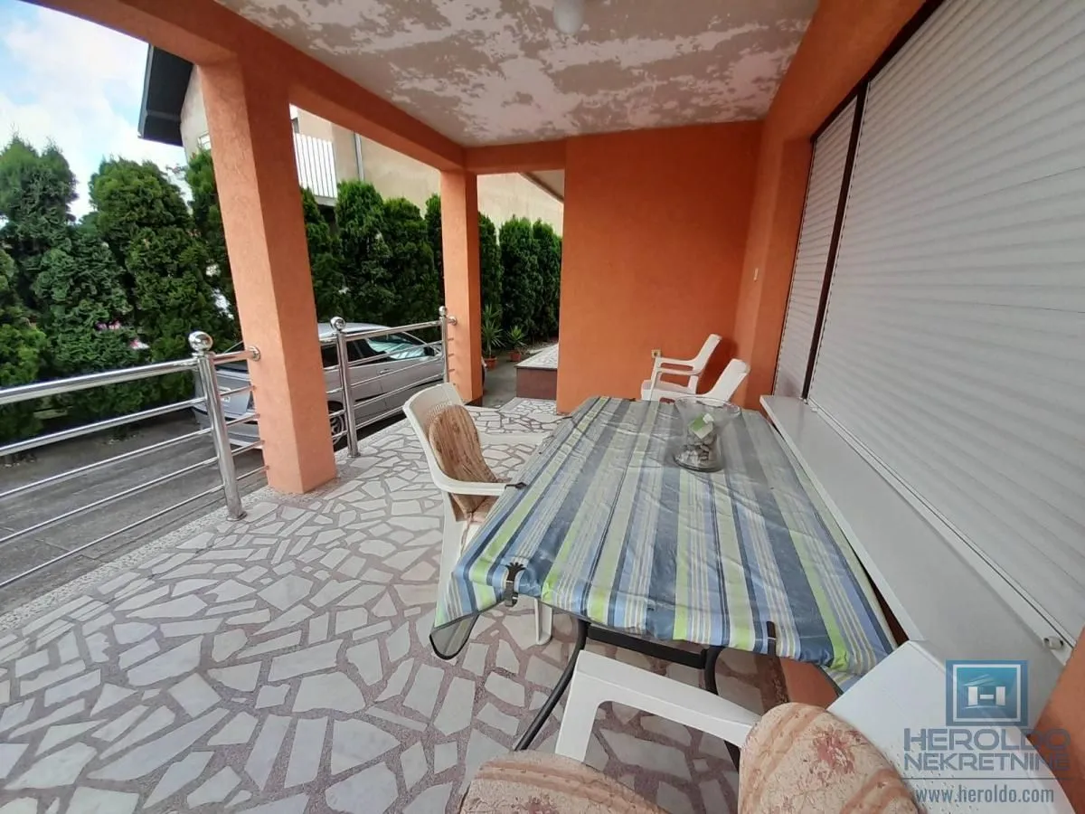 Sale, house, 180m², Centar, Ćuprija