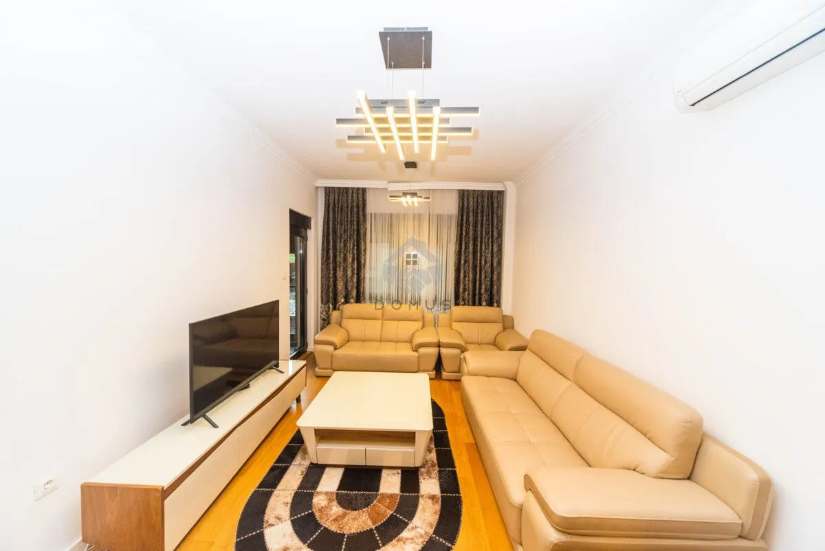 Izdavanje, jednosoban stan, 47m², Centar, Podgorica