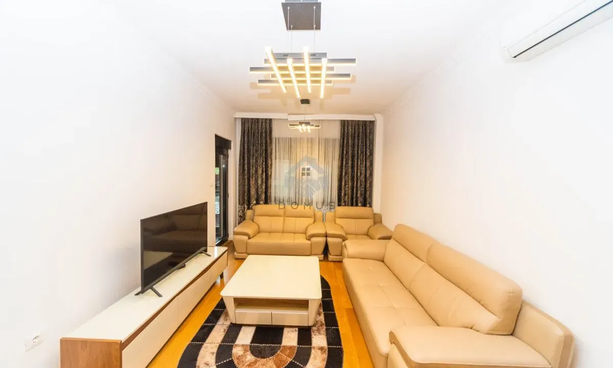 Izdavanje, jednosoban stan, 47m², Centar, Podgorica