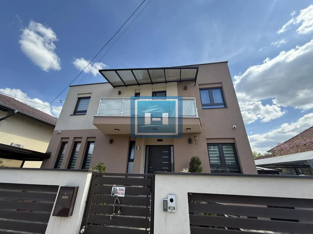 Prodaja, kuća, 240m², Centar, Jagodina