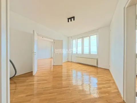 Izdavanje, poslovni prostor, 160m², Stari Grad, Beograd - image 2