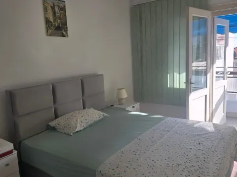 Izdavanje, trosoban stan, 67m², Centar, Herceg Novi - image 3