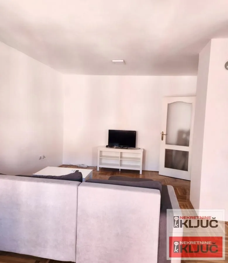 Izdavanje, jednosoban stan, 56m², Grbavica, Novi Sad Sve Podlokacije