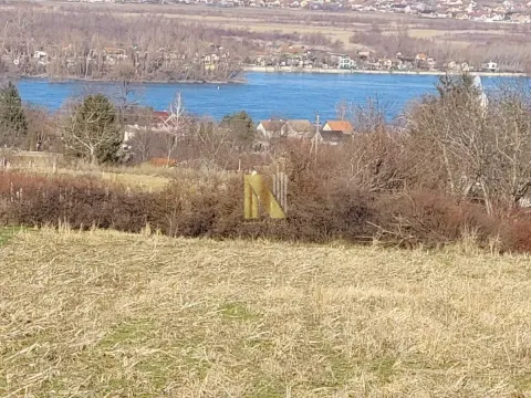 Zemljište in Čerević