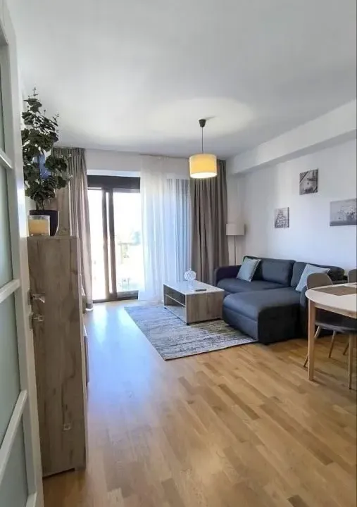 Izdavanje, jednosoban stan, 55m², Centar, Tivat