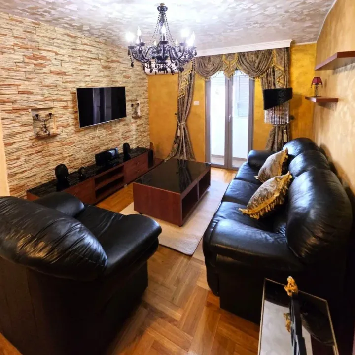 Izdavanje, dvosoban stan, 55m², 1 maj, Podgorica