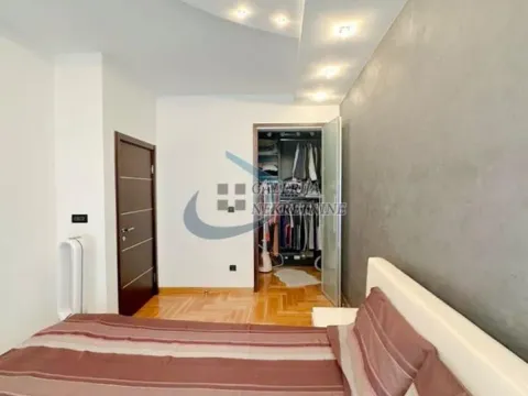 Rent, four bedroom apartment, 97m², Vračar Sve Podlokacije, Beograd - image 9
