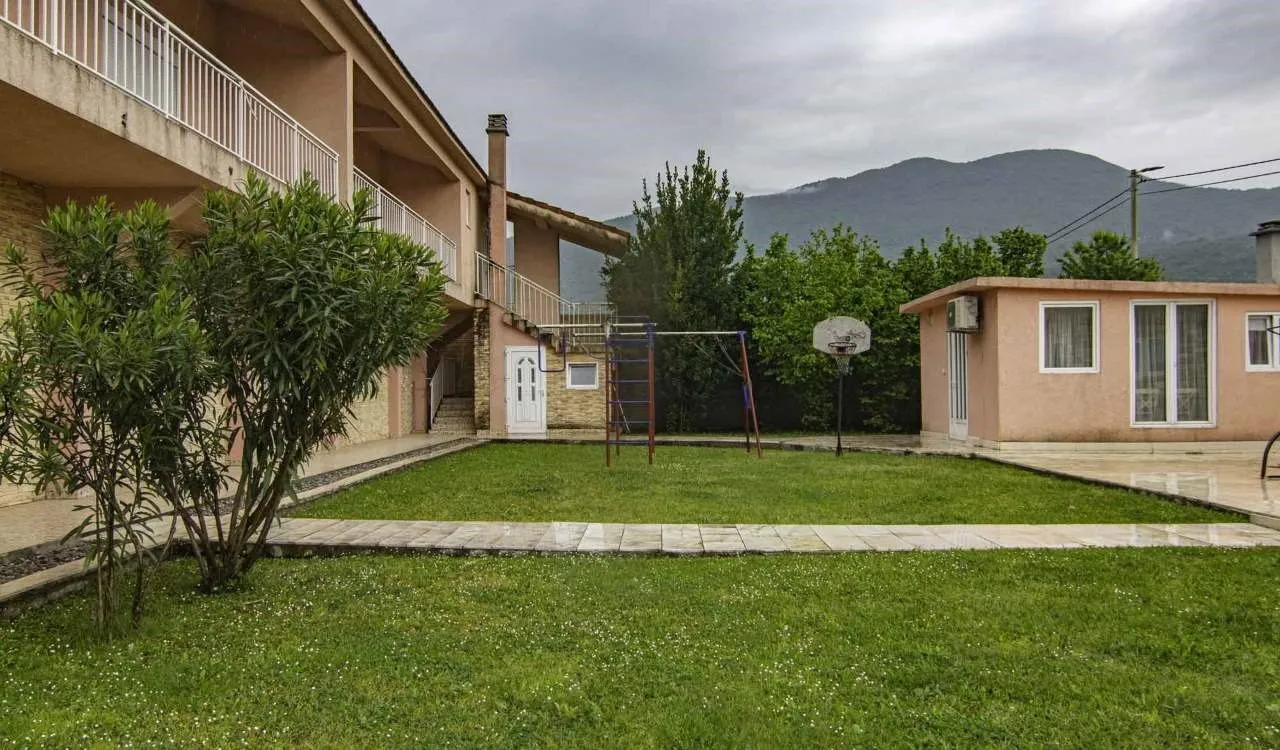 Prodaja, kuća, 400m², Danilovgrad, Crna Gora
