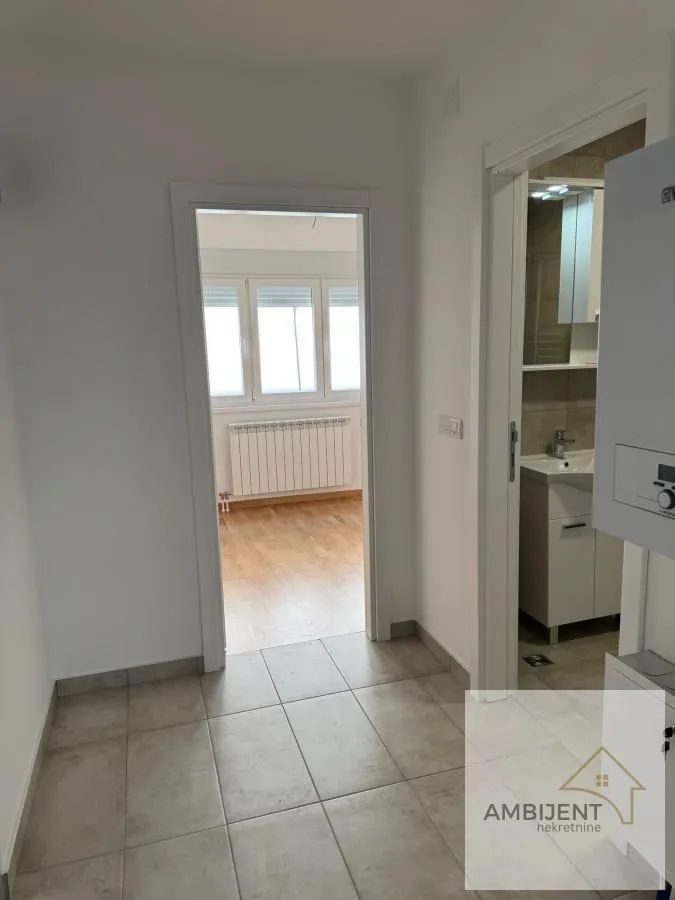 Izdavanje, dvosoban stan, 40m², Ledine, Beograd