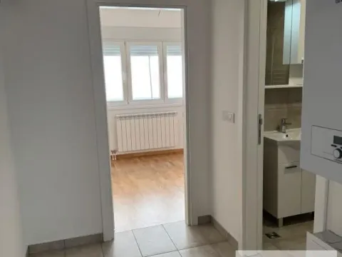 Rent, two bedroom apartment, 40m², Ledine, Beograd - image 9