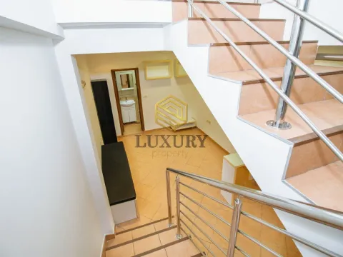 Izdavanje, poslovni prostor, 46m², Centar, Podgorica - image 7