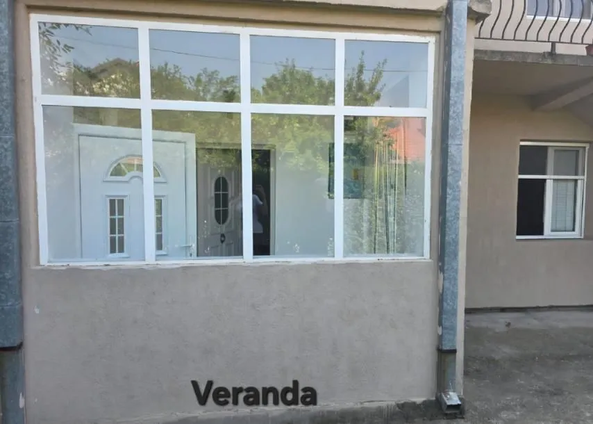 Izdavanje, kuća, 100m², Jajinci, Voždovac Sve Podlokacije