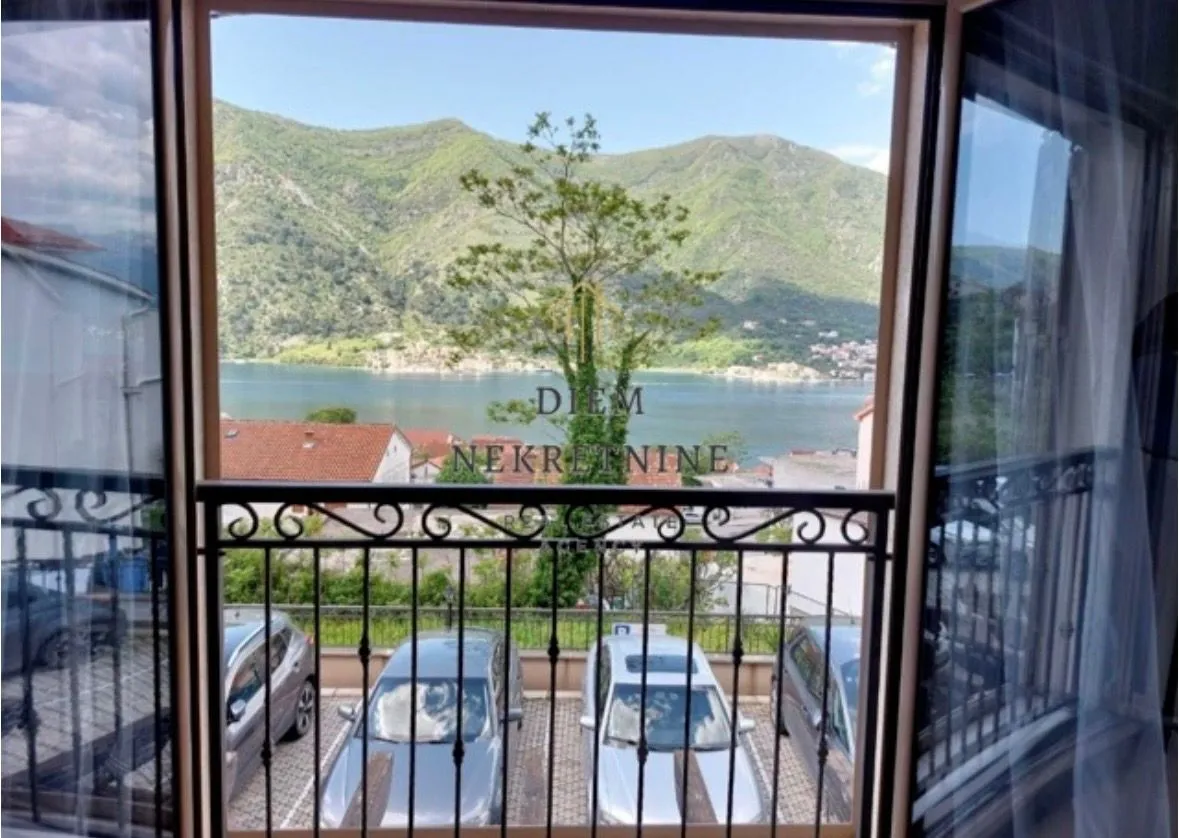Rent, one bedroom apartment, 57m², Dobrota, Kotor
