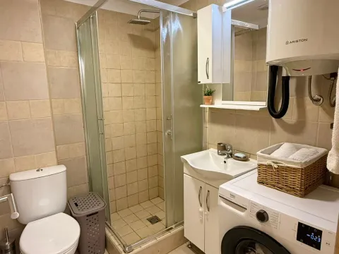 Prodaja, jednosoban stan, 74m², Dobrota, Kotor - image 11