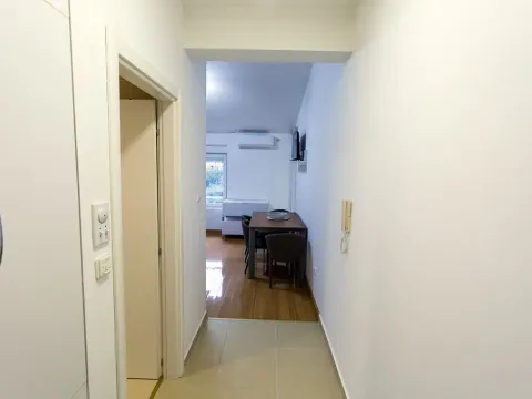 Izdavanje, garsonjera, 32m², Mainski Put, Budva - image 11