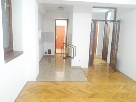 Prodaja, trosoban stan, 109m², Podgorica, Crna Gora - image 1