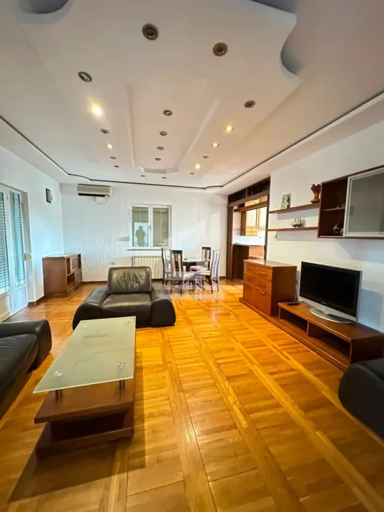 Rent, three bedroom apartment, 250m², Tološi, Podgorica