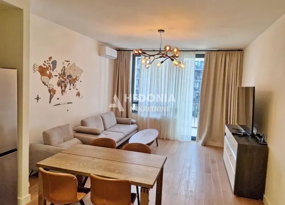Izdavanje, dvosoban stan, 55m², Savski Venac, Beograd