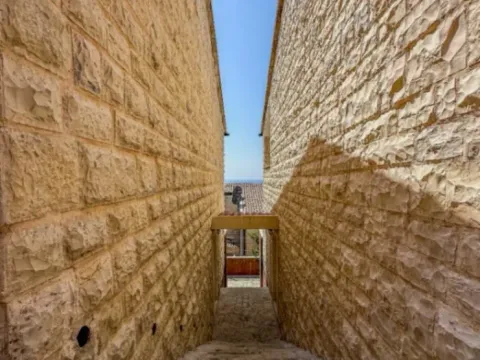 Prodaja, garsonjera, 49m², Reževići, Budva - image 9