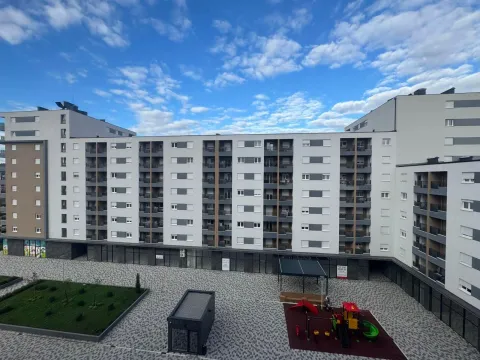 Prodaja, dvosoban stan, 65m², Stari Aerodrom, Podgorica - image 1