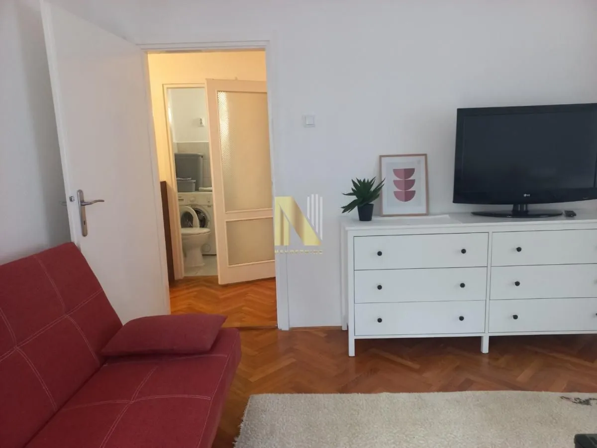 Izdavanje, dvosoban stan, 50m², Grbavica, Novi Sad Sve Podlokacije