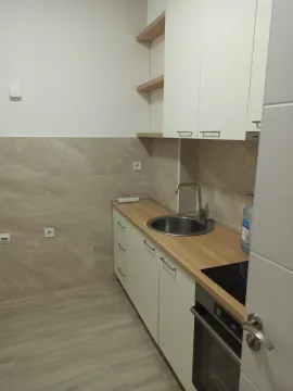 Izdavanje, trosoban stan, 100m², Dalmatinska ulica, Podgorica - image 8