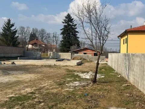 Zemljište in Avala