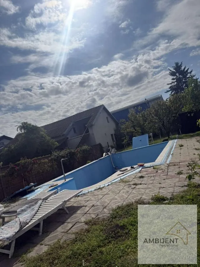 Prodaja, kuća, 248m², Centar, Stara Pazova