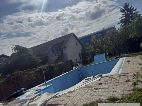 Prodaja, kuća, 248m², Centar, Stara Pazova - image 25