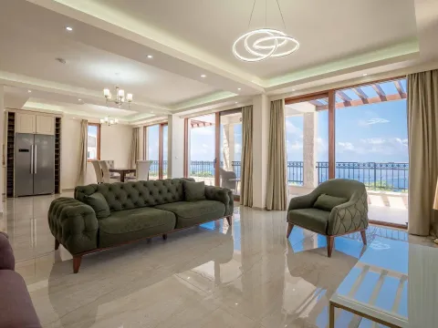 Izdavanje, kuća, 335m², Blizikuće, Budva - image 9