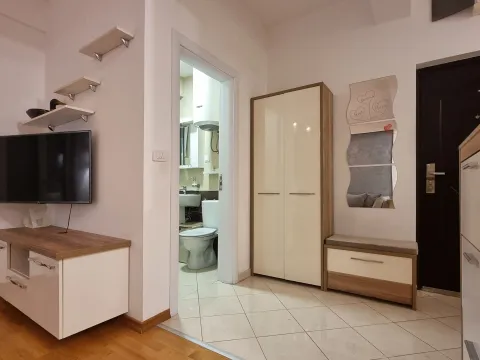 Izdavanje, dvosoban stan, 65m², Rozino, Budva - image 12