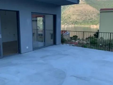 Prodaja, jednosoban stan, 52m², Dobrota, Kotor - image 3