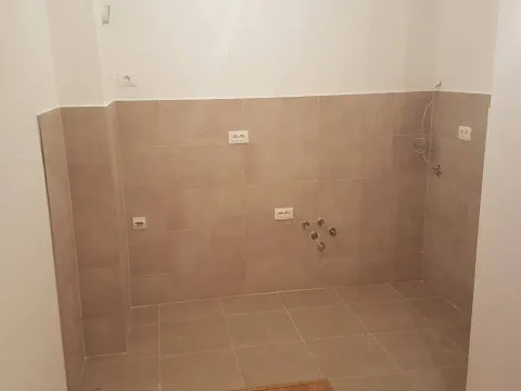 Izdavanje, jednosoban stan, 44m², City Kej, Podgorica - image 4