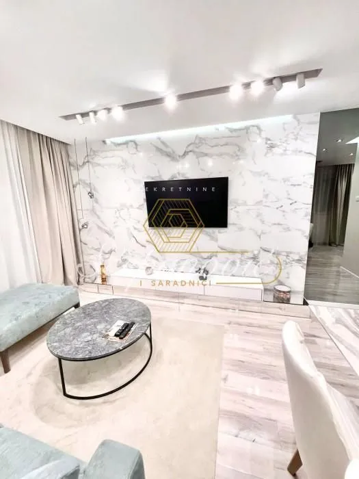 Izdavanje, stan, 69m², Bulevar Evrope, Novi Sad Sve Podlokacije