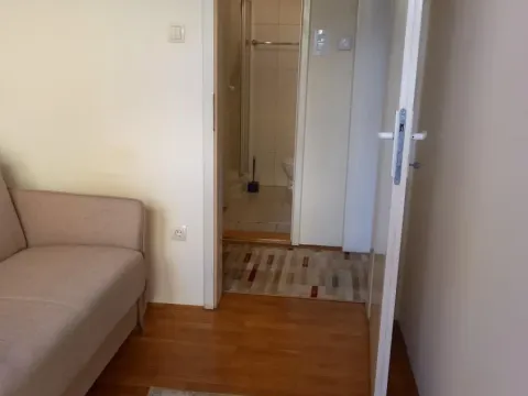 Izdavanje, jednosoban stan, 32m², Socijalno, Novi Sad Sve Podlokacije - image 4