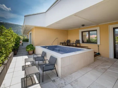 Sale, four bedroom apartment, 600m², Porto Montenegro, Tivat - image 10