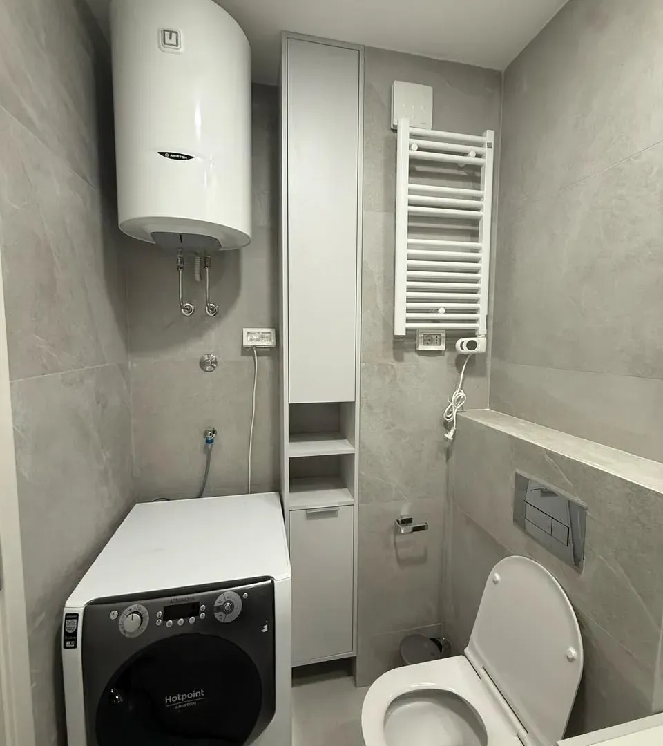 Izdavanje, jednosoban stan, 49m², Central Point, Podgorica