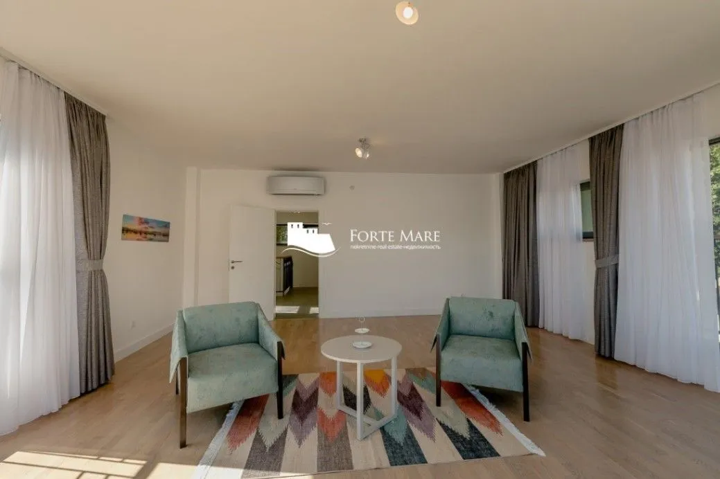 Prodaja, kuća, 236m², Njivice, Herceg Novi