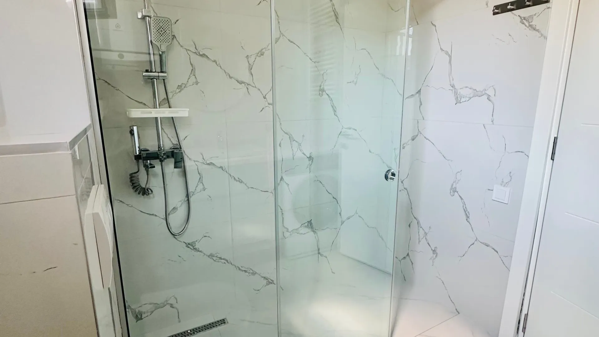 Izdavanje, dvosoban stan, 65m², Rozino, Budva