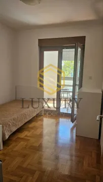 Rent, two bedroom apartment, 70m², Pejton, Podgorica - image 14
