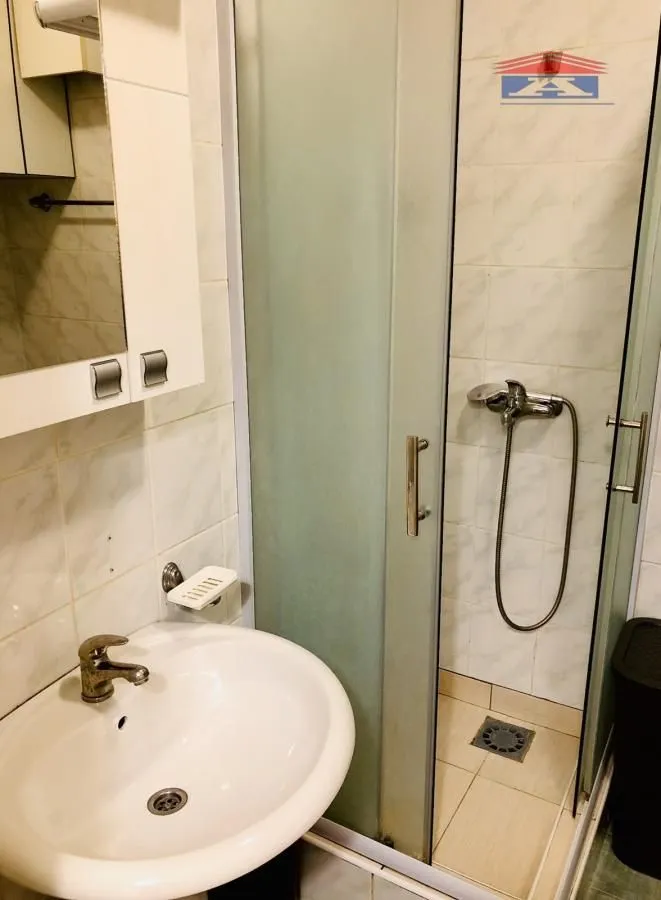 Izdavanje, garsonjera, 22m², Grbavica, Novi Sad Sve Podlokacije