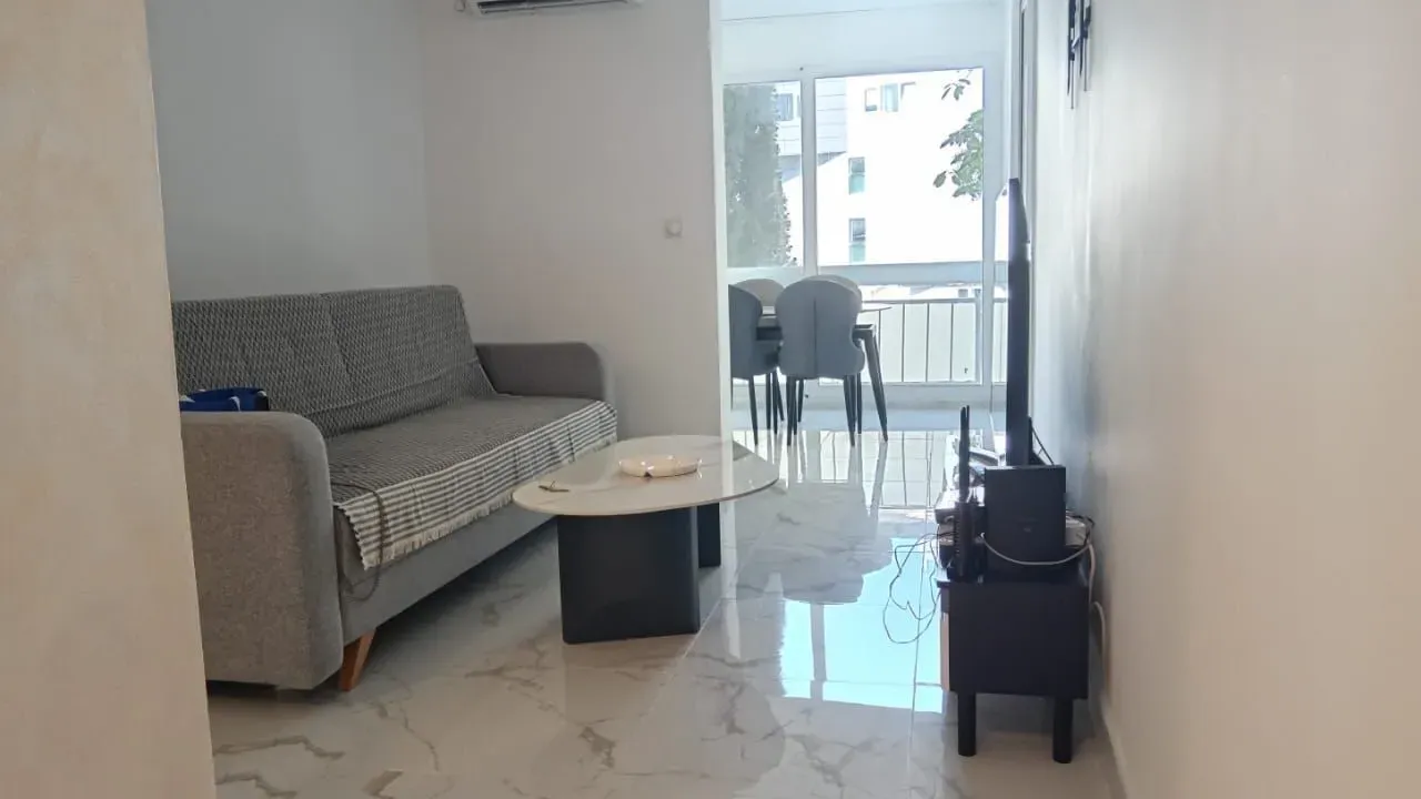 Izdavanje, jednosoban stan, 47m², Budva, Crna Gora