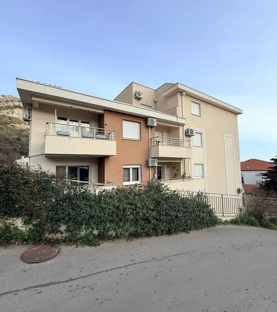 Prodaja, dvosoban stan, 63m², Centar, Budva