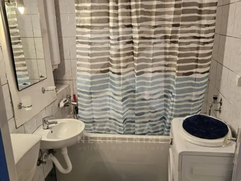 Izdavanje, dvosoban stan, 68m², Zabjelo, Podgorica - image 9