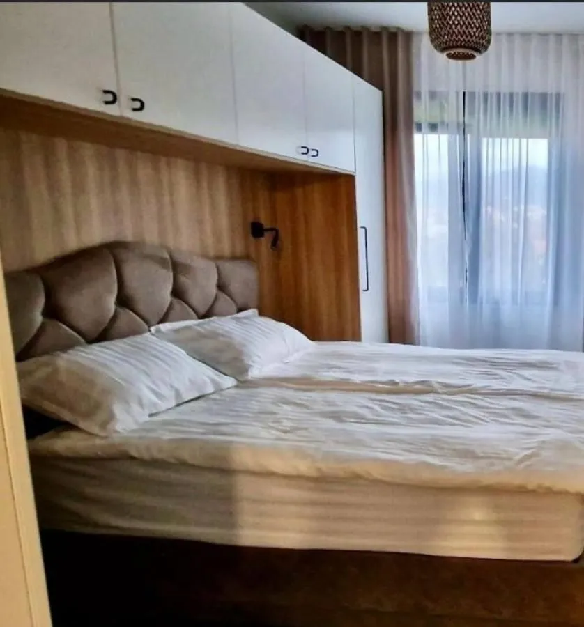 Rent, two bedroom apartment, 70m², Tivat, Crna Gora