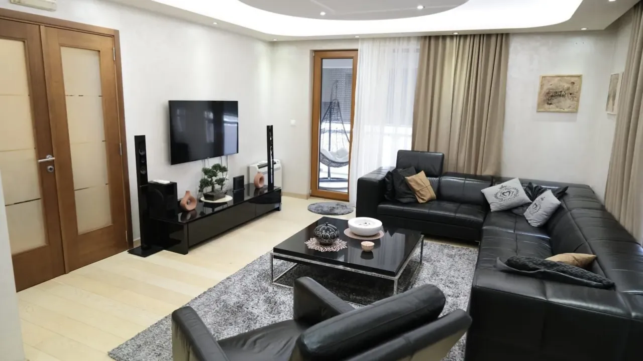 Rent, four bedroom apartment, 178m², City Kvart, Podgorica