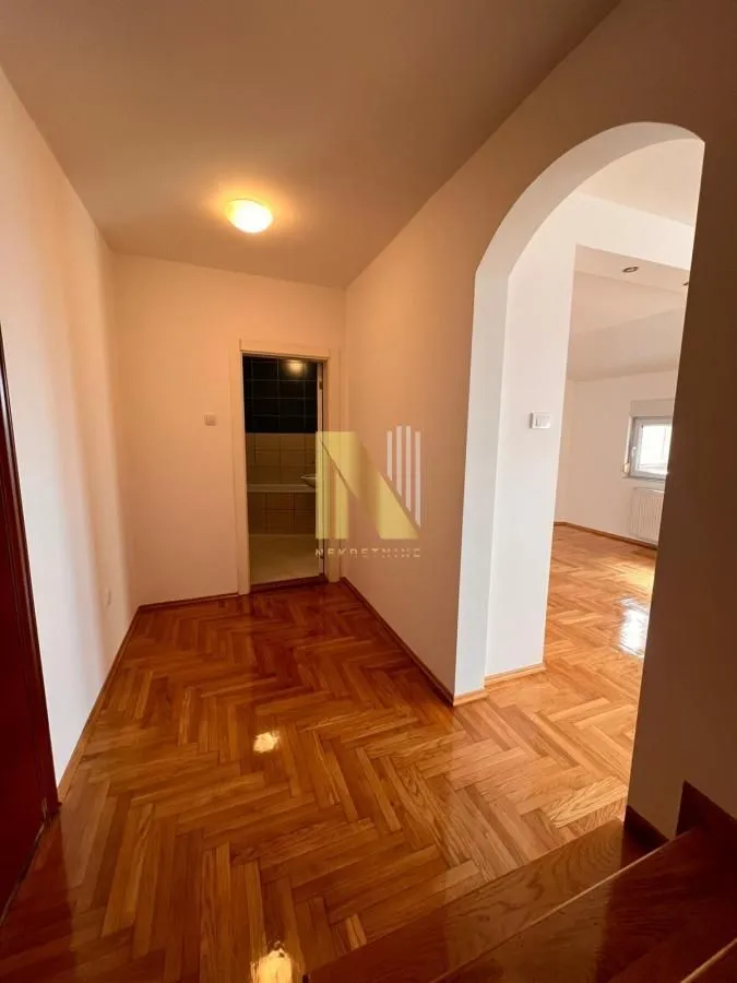 Prodaja, četvorosoban stan, 117m², Bulevar Evrope, Novi Sad Sve Podlokacije