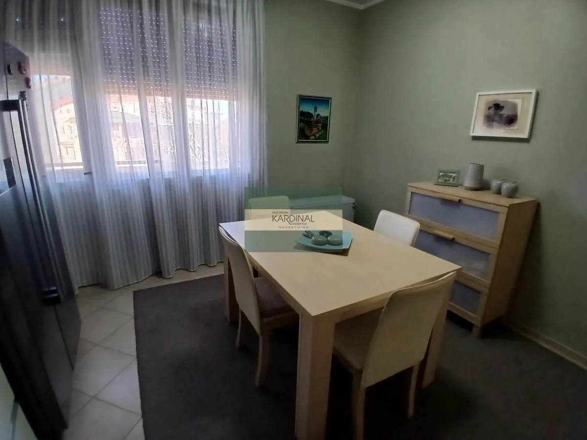 Prodaja, dvosoban stan, 60m², Centar, Jagodina